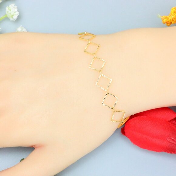 "Elegant & Trendy Bracelet, A Perfect Gift for Women, Thoughtful, EVCH1704 - Picture 4 of 10